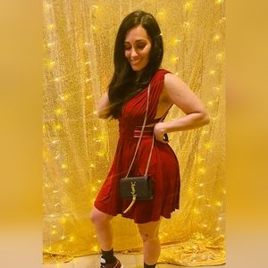 Ladies fabulous burgundy dress size small with stretch